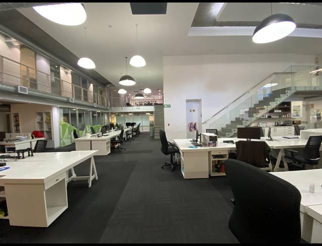311M² OFFICE TO LET IN WOODSTOCK